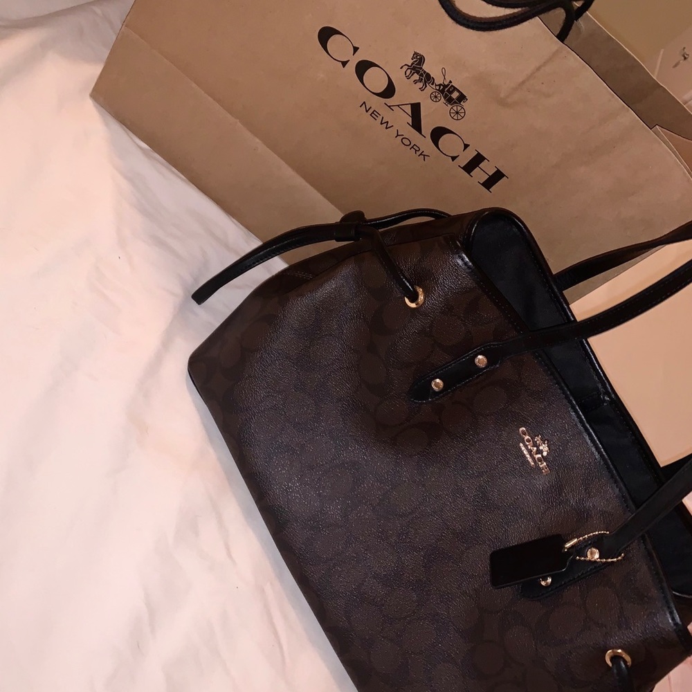 COACH CARRYALL BAG